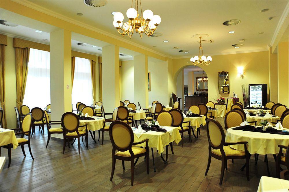 Hotel Kvarner Palace Цриквениця Екстер'єр фото