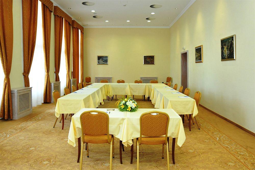 Hotel Kvarner Palace Цриквениця Екстер'єр фото