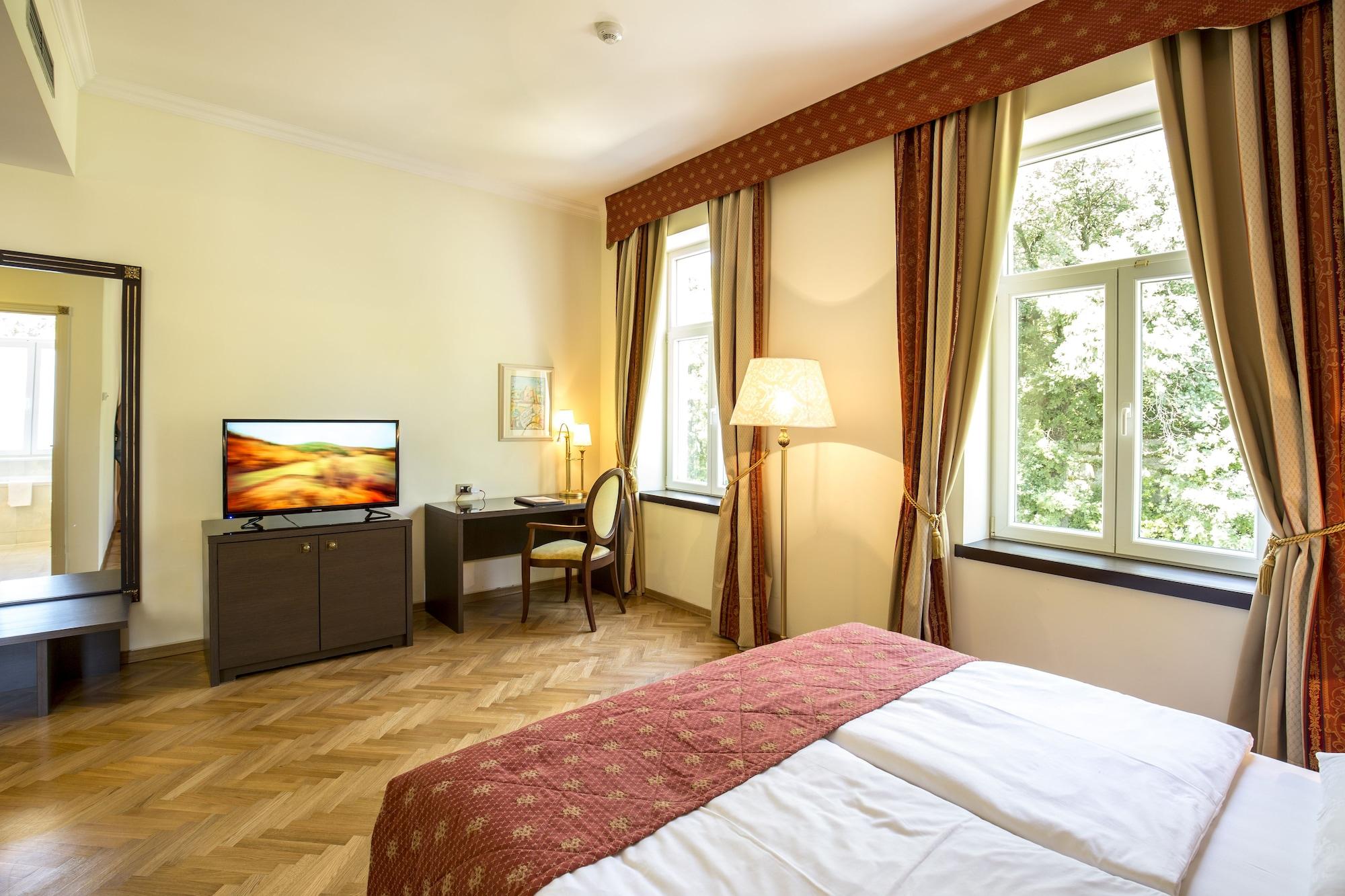 Hotel Kvarner Palace Цриквениця Екстер'єр фото