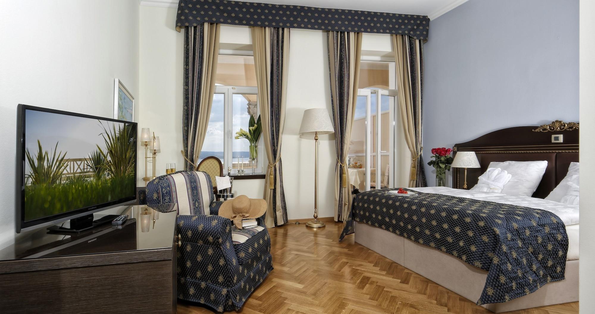Hotel Kvarner Palace Цриквениця Екстер'єр фото