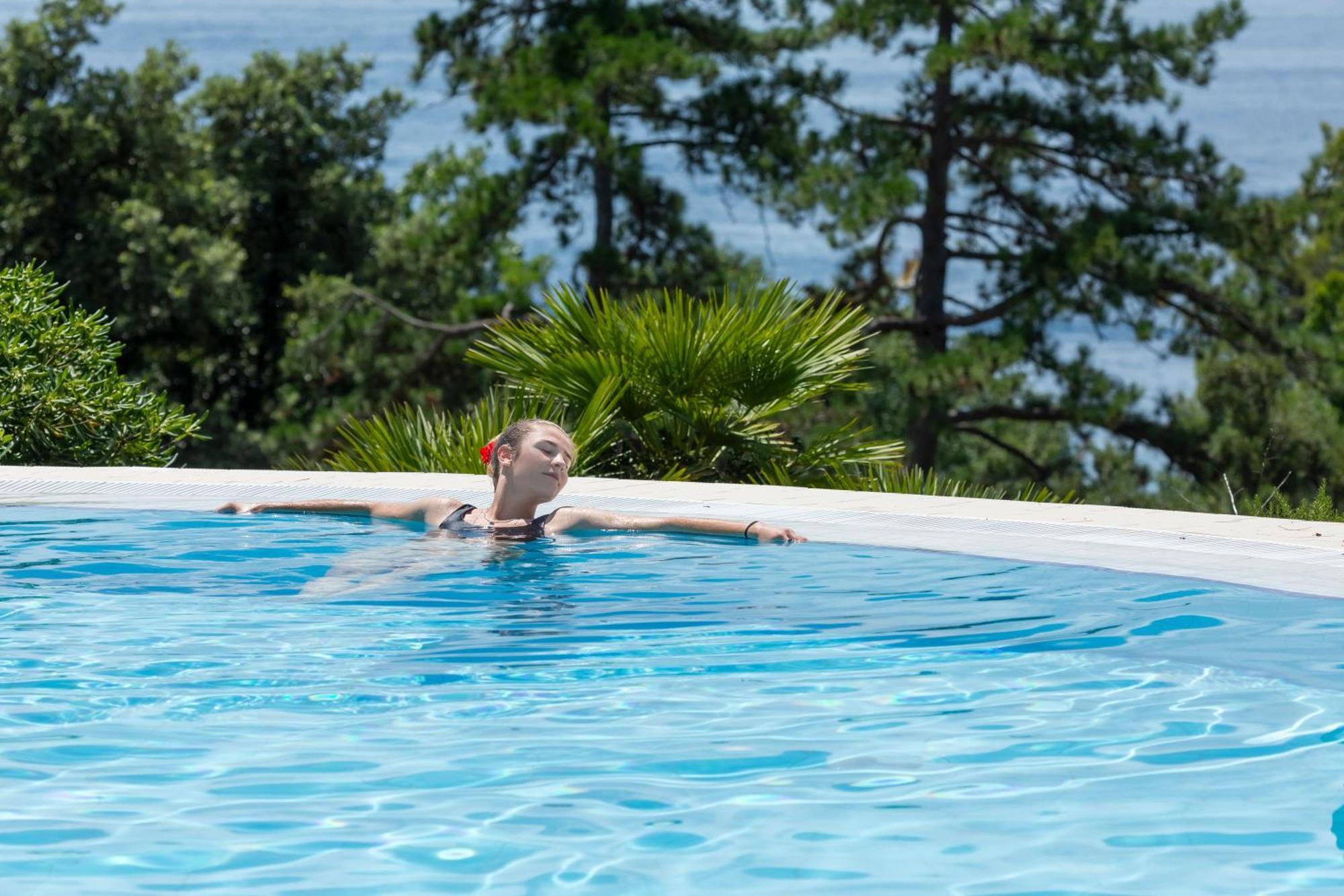 Hotel Kvarner Palace Цриквениця Екстер'єр фото