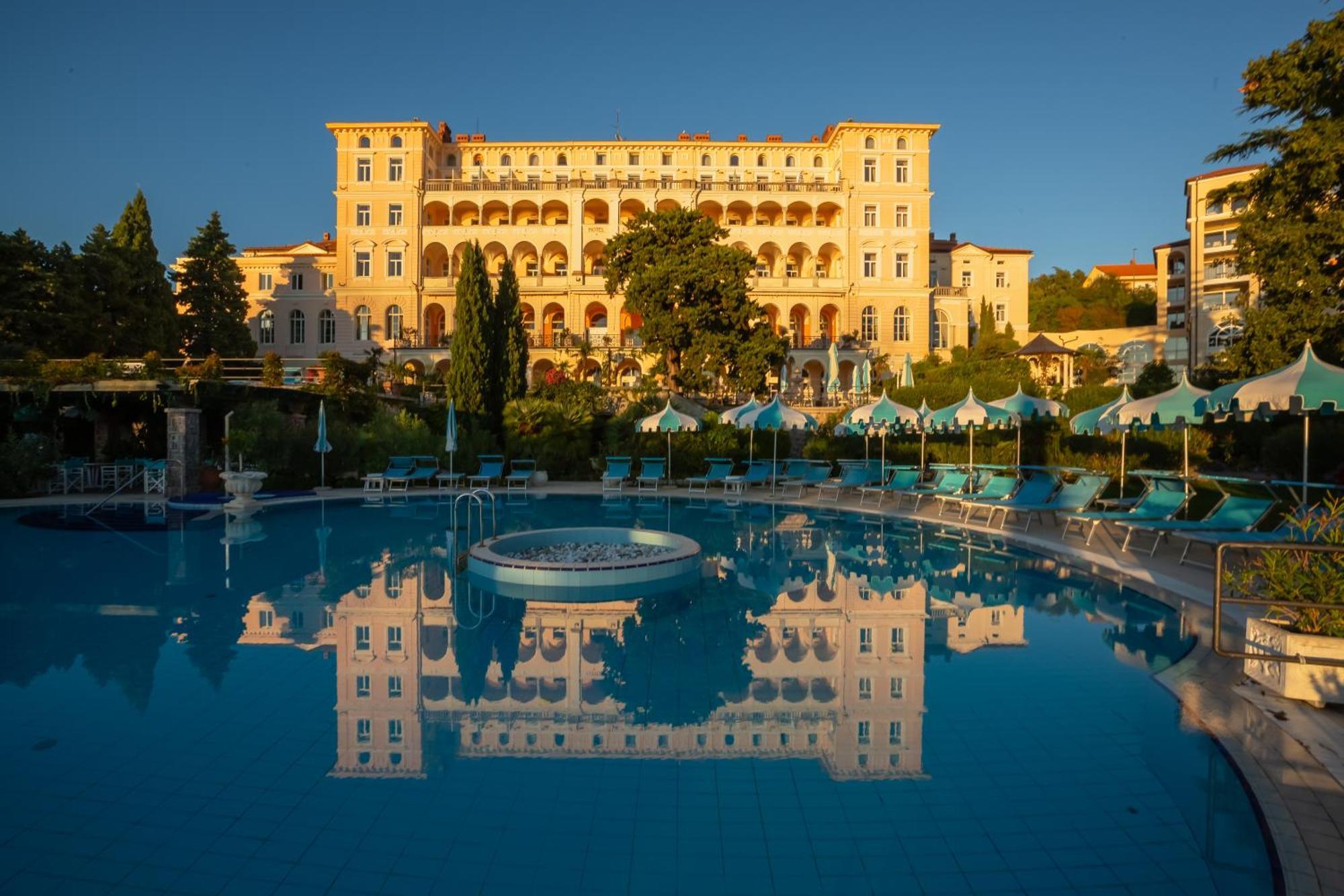 Hotel Kvarner Palace Цриквениця Екстер'єр фото