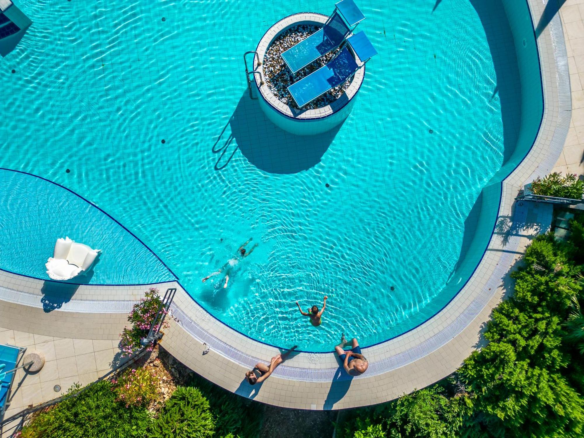 Hotel Kvarner Palace Цриквениця Екстер'єр фото