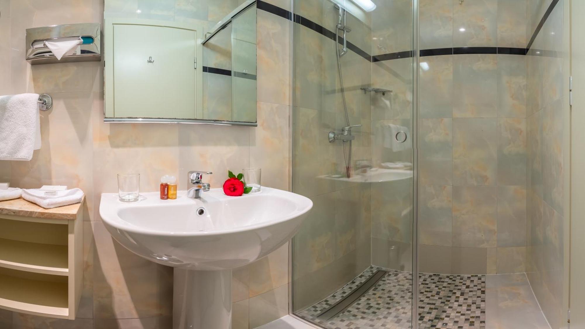Hotel Kvarner Palace Цриквениця Екстер'єр фото