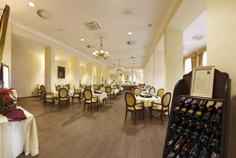 Hotel Kvarner Palace Цриквениця Екстер'єр фото