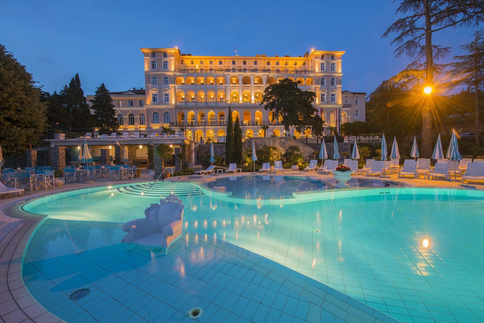 Hotel Kvarner Palace Цриквениця Екстер'єр фото